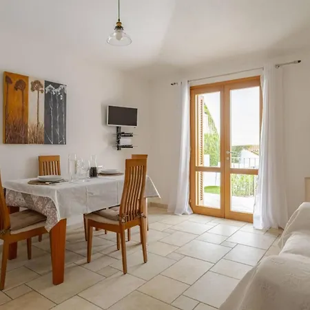 Tra Blu E アパート *